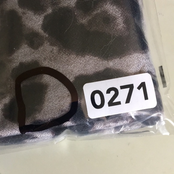 Le Mystere Black/Grey Scarf - Picture 3 of 3